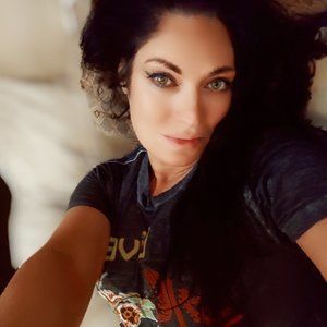 Meet your Posher, Lola